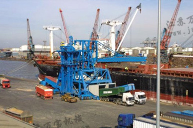 四套進料裝置 臂架俯仰 回轉(zhuǎn)